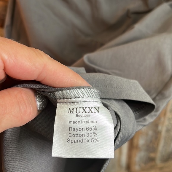 COPY - MUXXN Boutique Dress Steel Gray Rayon/Cotton/Spndx Blnd ➡️18”⬇️42” - Picture 5 of 6